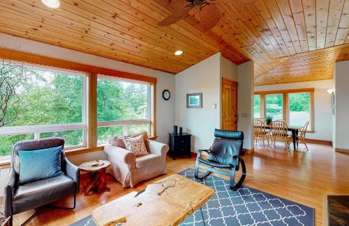 Neahkahnie Beach House | Treasure Chest