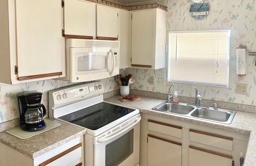 Hutchinson Island South House | Treasure Coast location with resort type amenities