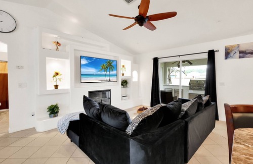 Port Saint Lucie House | Treasure Coast of FL with King Size Suite