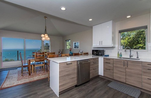 Trinidad House | Treasure Cove-Hot Tub, Ocean Views & Near Beach