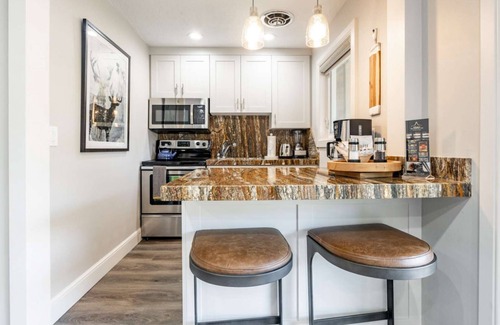 Downtown Park City Hotel | Treasure Mountain Inn - Junior Suite #41 - Cleaning fees included!