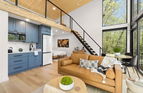 Indian Point House | Tree + House at Indian Point