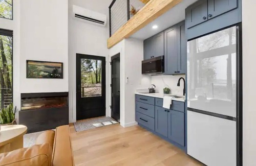 Indian Point House | Tree + House at Indian Point