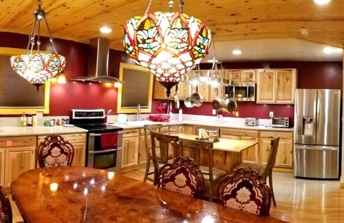 Stanardsville Cabin | Tree House at White Lotus Eco Spa Retreat