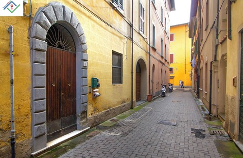 Pisa City Centre Apartment | Tree House by TuscanyWeGo