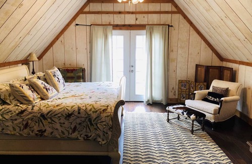 Tarpley Cottage | Tree House Cabin at 7 Canyons Ranch
