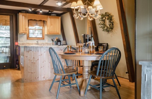 Walnut Mountain Cabin | Tree house~Fire Pit With Views~Playset