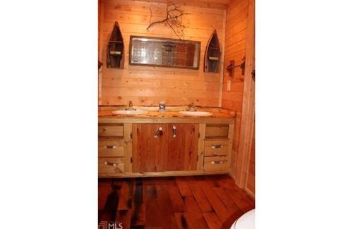 Scaly Mountain Cabin | Tree House on Chestnut