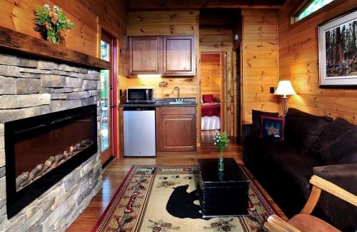 Boone House | Tree House-Style Luxury Cabin in the Blue Ridge Mountains, North Carolina