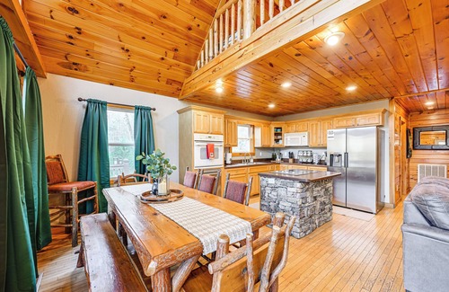 Bryson City Cabin | Tree-Lined Cabin w/Hot Tub & Deck in Bryson City