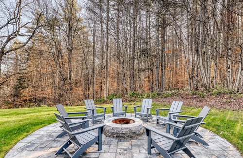 South Londonderry House | Tree-Lined, Four-Level Home w/ Fireplace, Foosball, Laundry & Back Deck!
