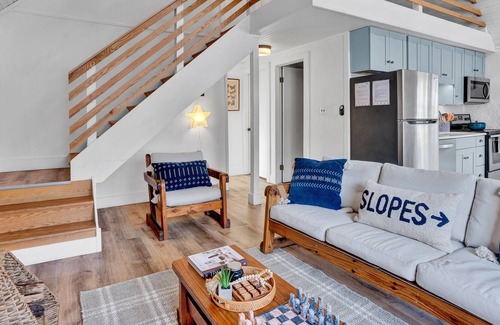 Rowland Ski Chalet | Tree Top Chalet | Pocono Mountains | Ski Big Bear