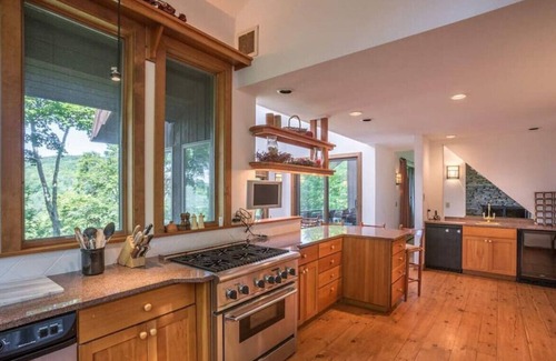 Plymouth Ski Chalet | Tree Top Home with Hot Tub Near Killington & Okemo