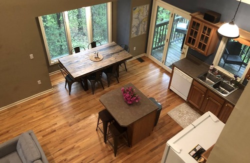 Townville House | Tree Tops Spacious Lake Front Family-Friendly Home