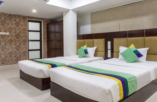 Aundh Hotel | Treebo Bhairavee, Baner