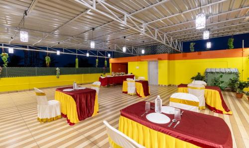Mysore Hotel | Treebo Four Seasons