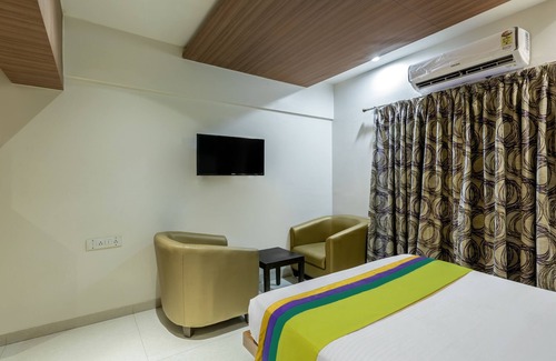Sheshadripuram Hotel | Treebo Hiland Suites