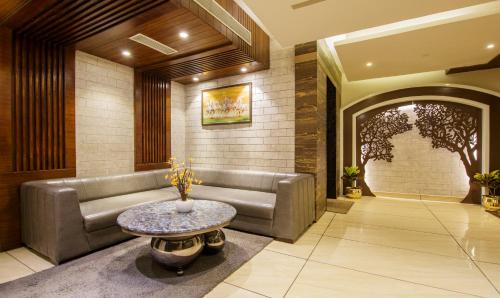 Faridabad Hotel | Treebo Punjabi Nature Residency, Near Faridabad Railway Station