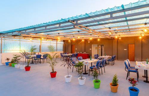 Indore Hotel | Treebo Pure Earth Stay, Vijay Nagar