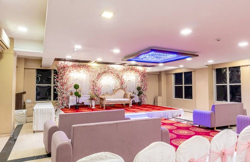 Thane West Hotel | Treebo The Blue Roof