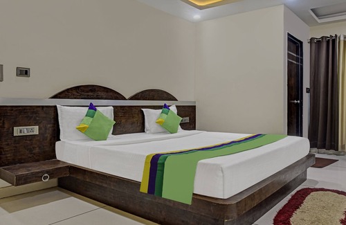 Bhopal House | Treebo Trend Jalsa Dlx