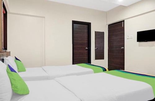 Viman Nagar Hotel | Treebo Trend Silver Crest