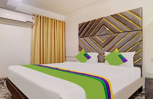 Indore Hotel | Treebo Trend Western Arc