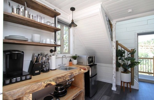 Orderville Cabin | Treehouse 1 w/Resort Pools and Hot Tubs Near Zion