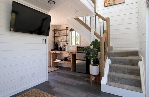 Orderville Cabin | Treehouse 1 w/Resort Pools and Hot Tubs Near Zion