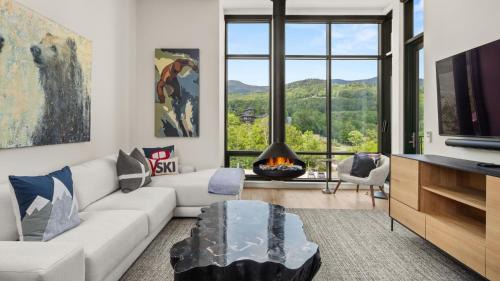 Stowe Area Apartment | Treehouse 409 EPIC 3 bed By Stowe Mountain Rentals