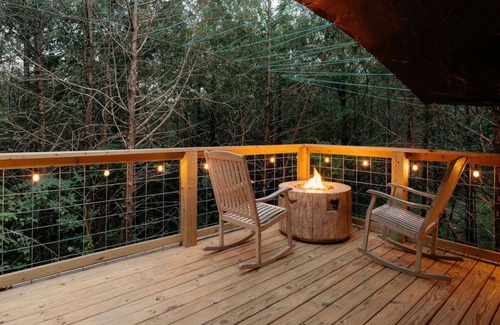 Branson House | Treehouse Branson, MO Cozy Glamping Site