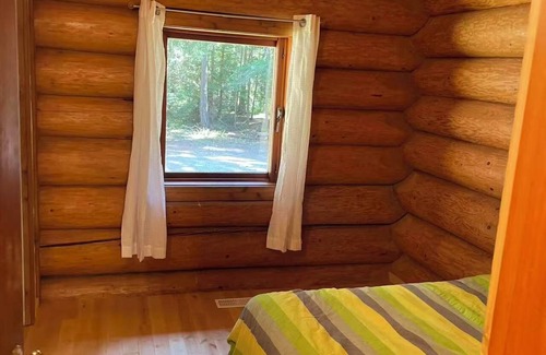 North Oyster Bed & Breakfast | TreeHouse Nook Bed & Breakfast