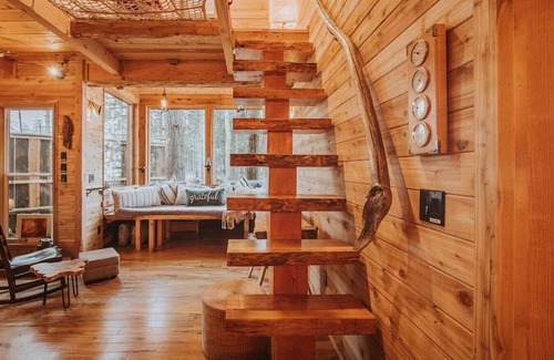 Port Angeles House | Treehouse over the water - Eagle's Nest