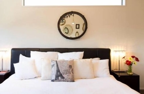 Arthur's Point House | Treehouse Spa Escape