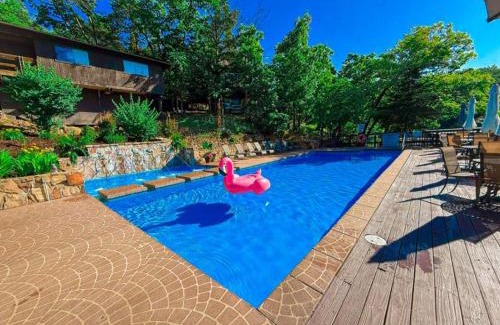 Village of Four Seasons House | Treehouse Treetop Village66-3bed3bapools-8pp