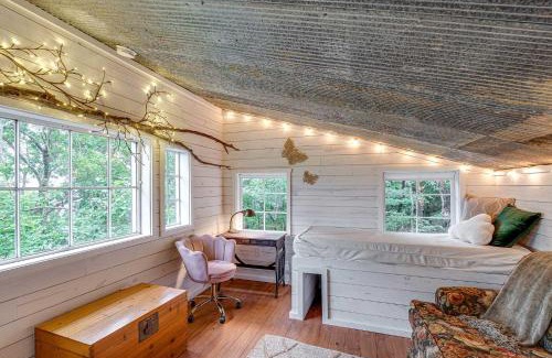 Chattanooga Ski Chalet | Treetop Hideaways: Dogwood Treehouse in Chattanooga