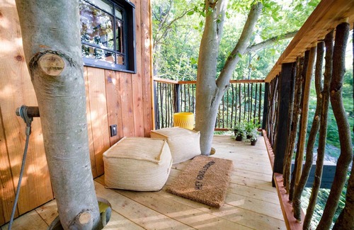 Flintstone House | Treetop Hideaways: The Elements Treehouse