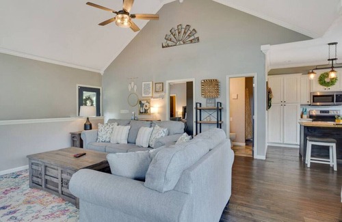 Wildwood House | Treetop Retreat - Amazing Views, Hot Tub, Secluded