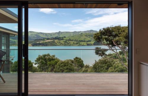 Akaroa House | Treetop Retreat - Takamatua Holiday Home