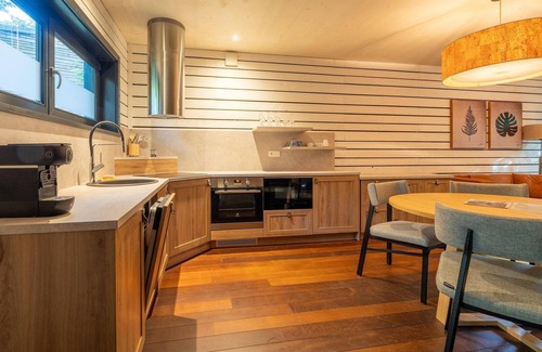 Maubray Cottage | Treetop Tranquility Stay