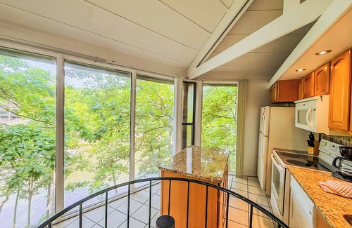 Village of Four Seasons Apartment | Treetop House in Forest 3BD/3BA/Deck/Pools/Grill/Dock-Sleeps 8PP
