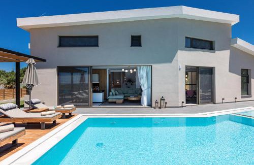 Asteri Villa | TreeTop Villa I, Private Pool, BBQ & Playground, By ThinkVilla