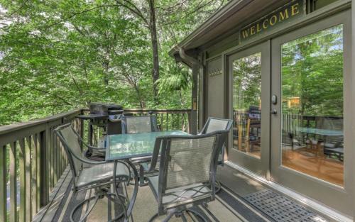 Big Canoe Ski Chalet | Treetopper Hideaway - A Relaxing Chic Bungalow
