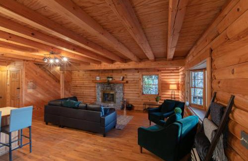 Mars Hill House | Treetops Cabin easy to Asheville with fast wifi and great view