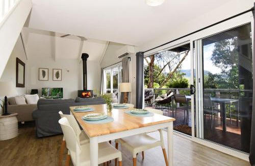 Kangaroo Valley House | Treetops - Three bedroom home with great views, in the village!