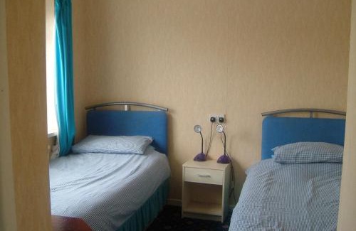 Bridgend House | Tremains Guest House