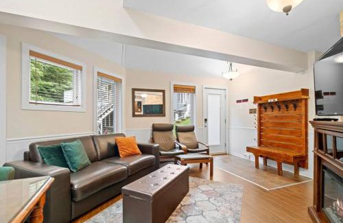 Mont-Tremblant Pedestrian Village House | Tremblant Ski InOut Pedestrian Village