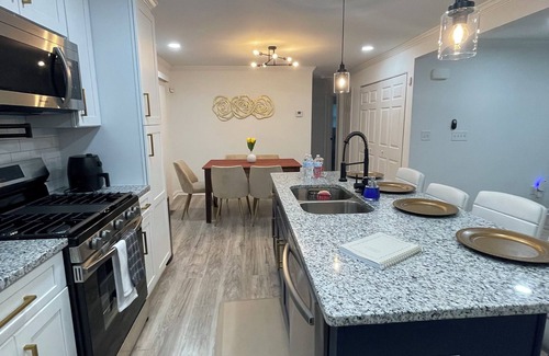Atlanta House | Tremendous 4-bedroom house in Atlanta close to everything, 20 min from Airport