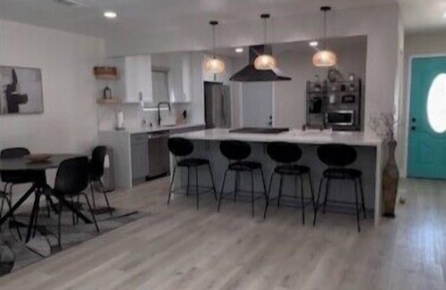 Bay Terraces House | Tremendous 4-bedroom house in San Diego with AC, Wi-Fi, Ideal for Long Stays