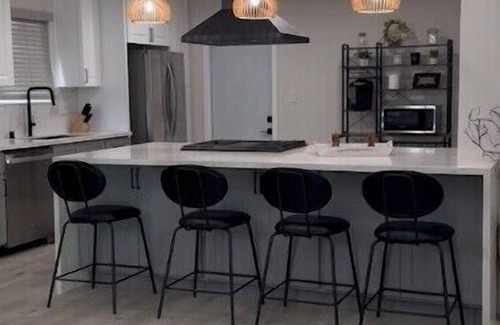 Bay Terraces House | Tremendous 4-bedroom house in San Diego with AC, Wi-Fi, Ideal for Long Stays